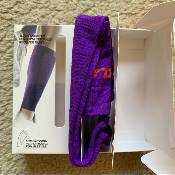 NWT Unisex 2xu Compression Performance Run Sleeves - Purple Calf Sleeves - Picture 4 of 6